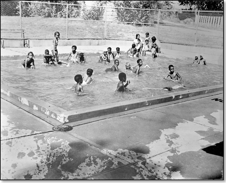 RG820_P-C19-005 – The kiddie pool at Nelson C. Crews Square Park, Kansas City, 1950s.