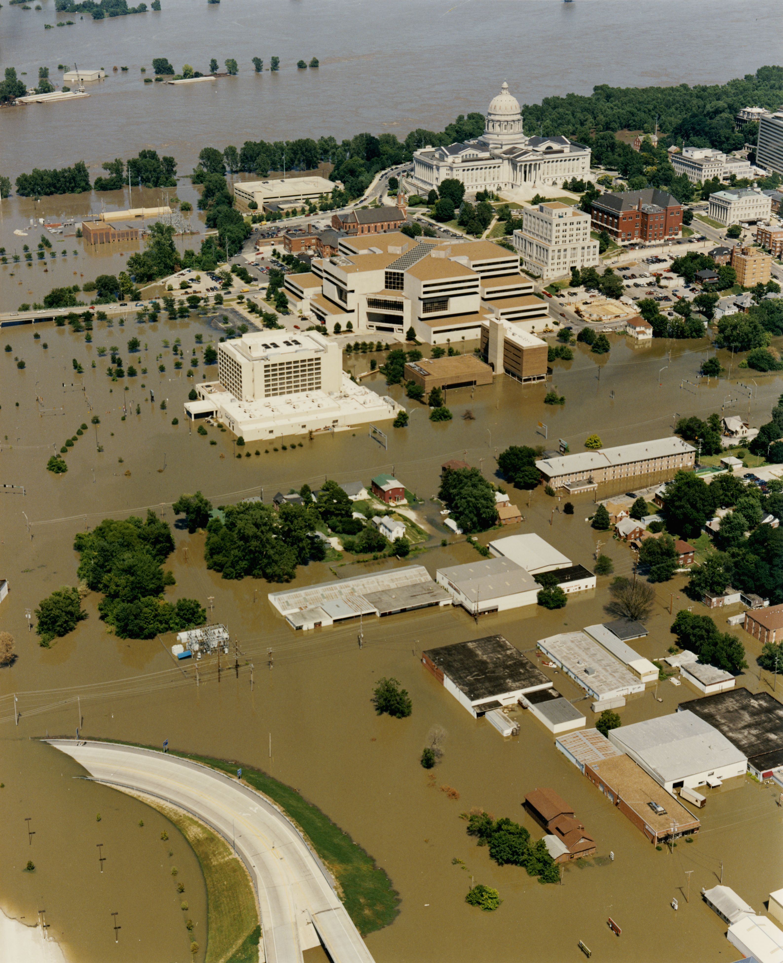 archives/timeline/MoDoT93Flood.jpg