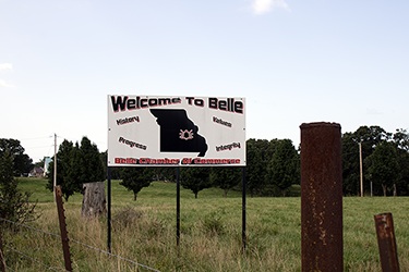 Flickr album link to Belle, MO welcome sign